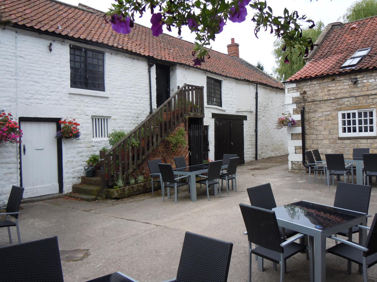 The New Inn Thornton Dale Exterior photo
